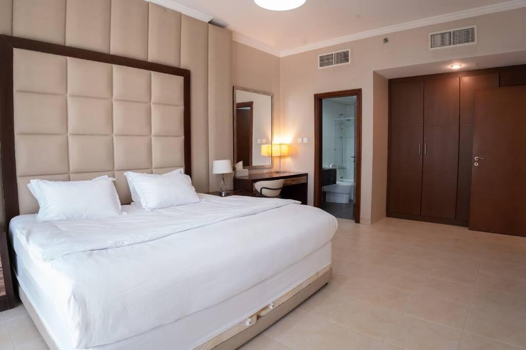 Apartment Huge Walking To Mall And Burj Khalifa Dubai