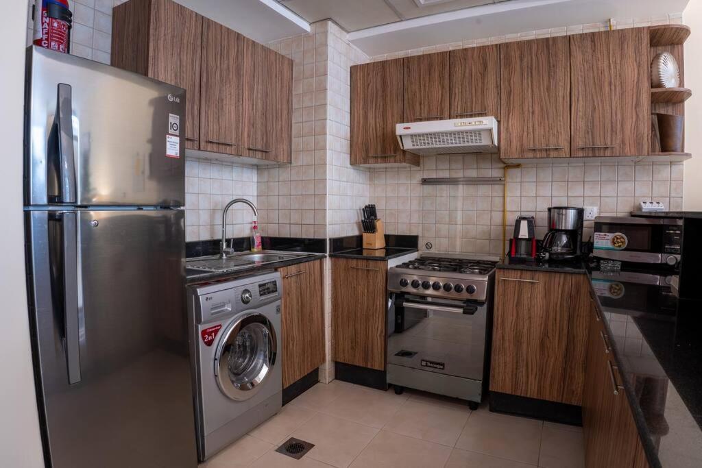 Apartment Huge Walking To Mall And Burj Khalifa Dubai